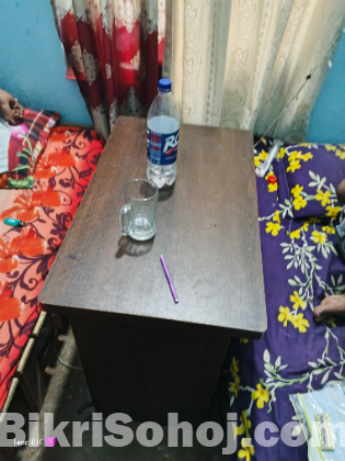 Computer table